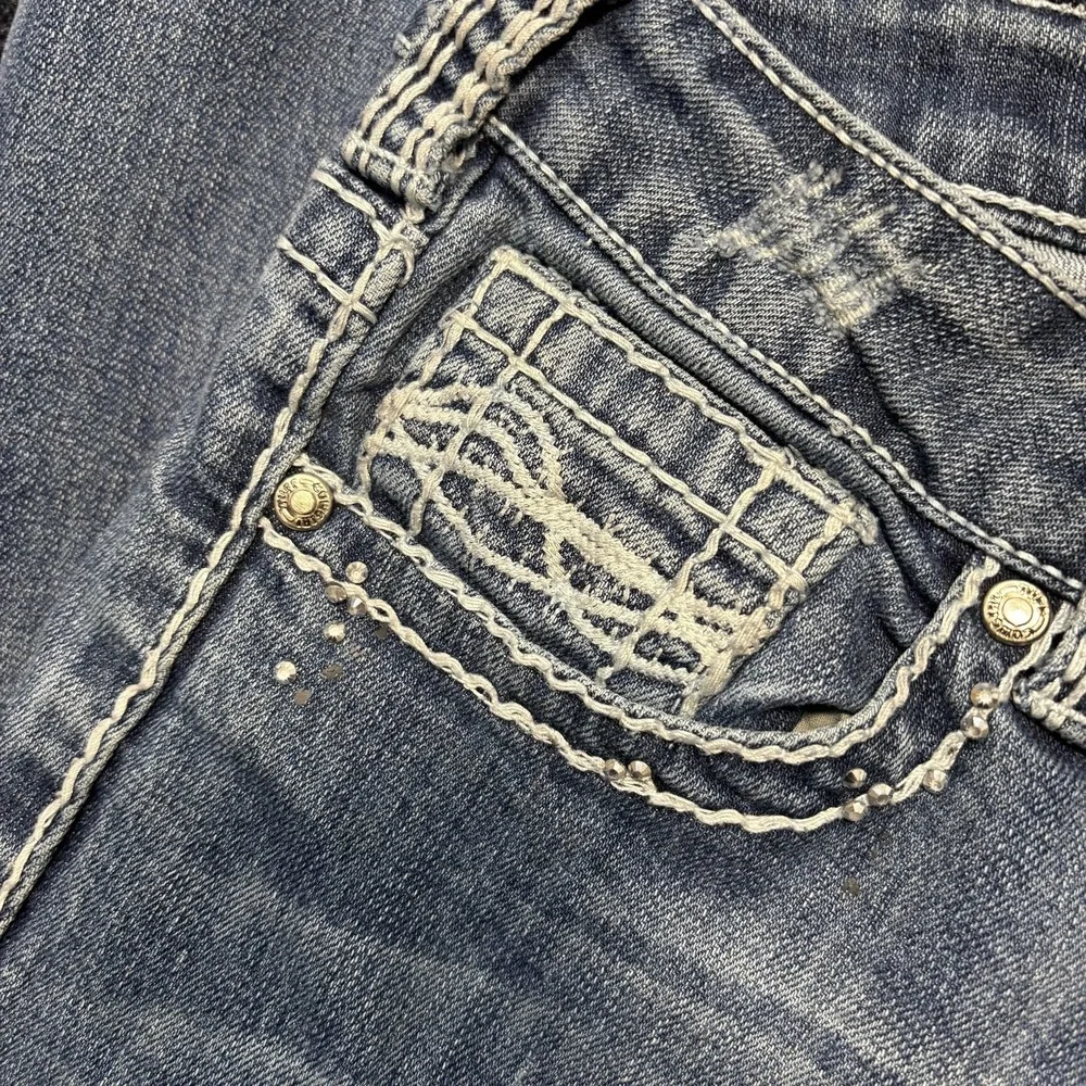 Cowgirl Tuff Co. Bootcut Jeans Womens 27x33 Blue Distressed Embroidered Denim